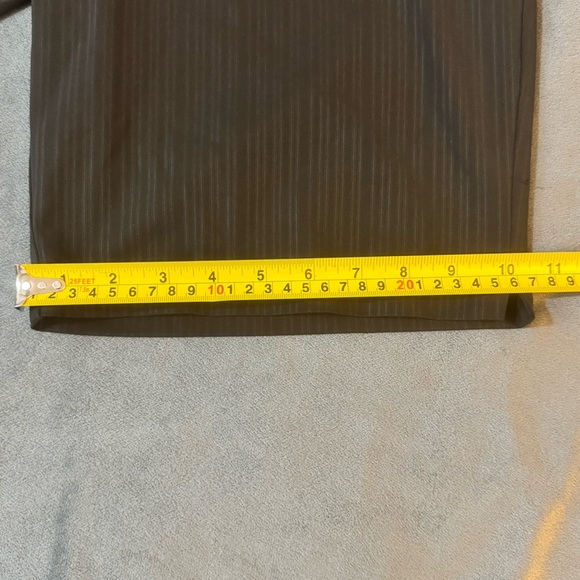 Nike Golf Shorts
#1025 - Picture 5 of 11